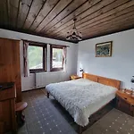 Valentin's House Лещен