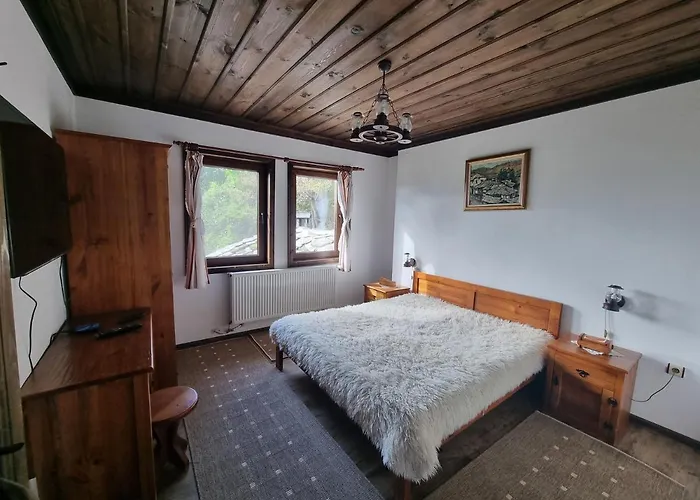 Valentin's House Leshten