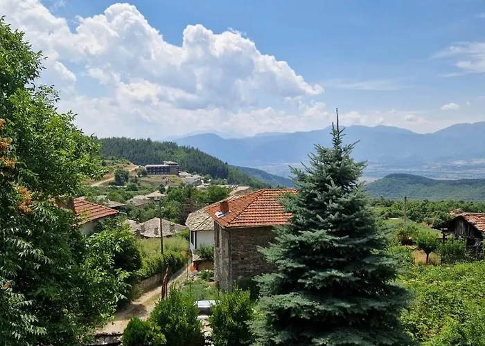 Valentin's House Leshten